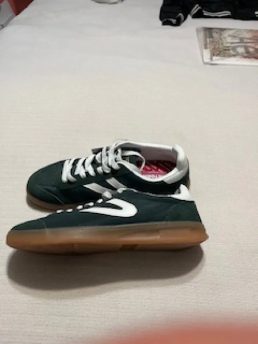 Tretorn Green Low-Top Sneakers with White Details - Picture 4 of 11